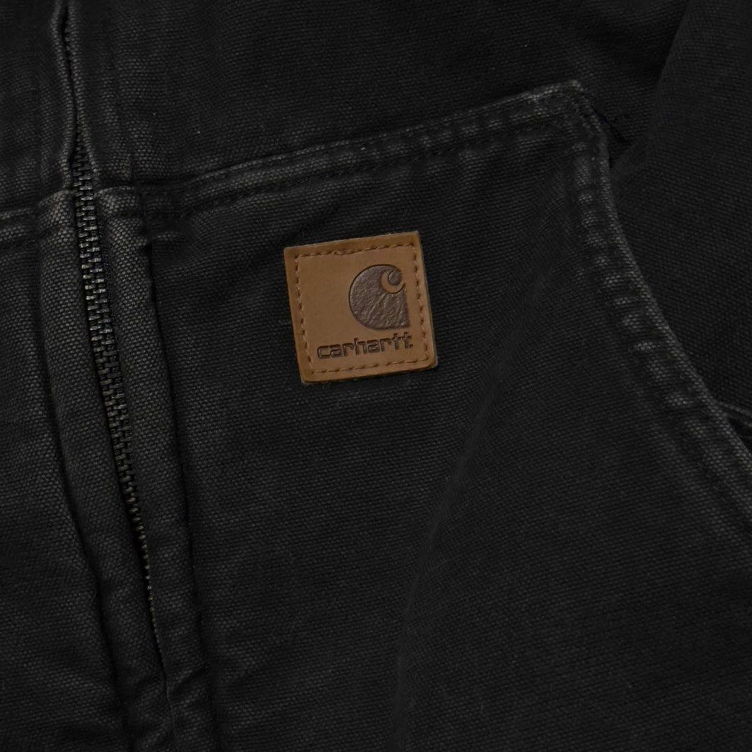 Carhartt Jacket Size Large (Category: Coats, Jackets and Outerwear) located in Marilao. Submitted by gotemph (Listing ID 1388071202, Image 2). Description: Size Large On tag .