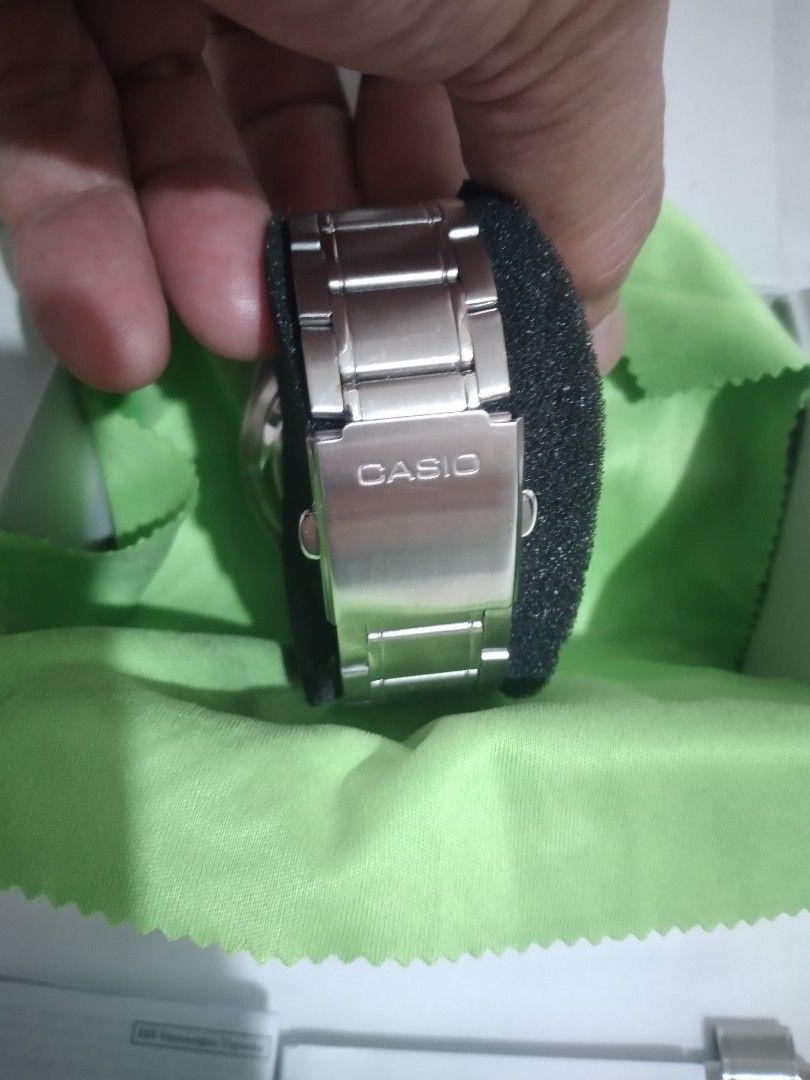 Casio MDV 107 (Category: Men's Watches) located in Pasig City. Submitted by aecollection03 (Listing ID 1388064971, Image 2). Description: DURO Bought last June 18 2025 for 5,500 ( 2 months ago) active warranty until june 2026.