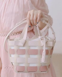 （分類：）位於 。 由 prettysecrets520 提交（商品編號 1387994355，圖片 1）。簡介： 。