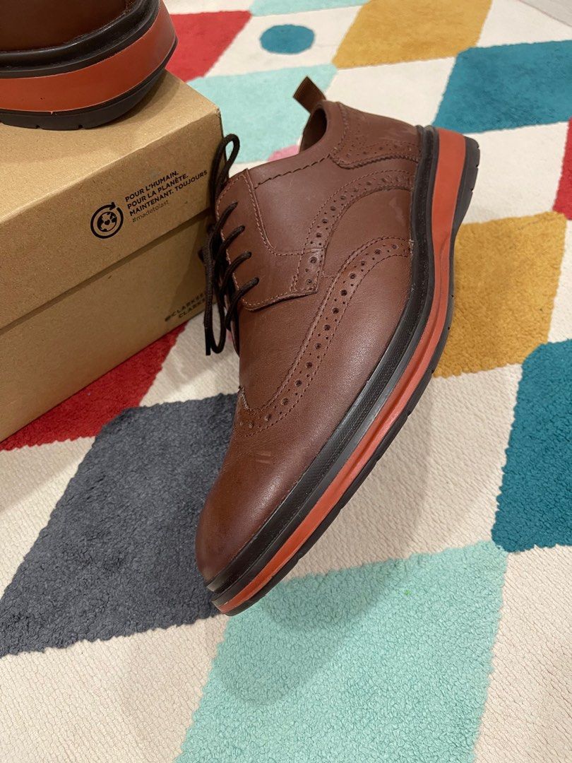 Clarks (Category: Dress shoes) located in Cyberjaya. Submitted by zazaredzwan (Listing ID 1388096027, Image 3). Description: Like new Worn once Self pickup at cyberjaya.
