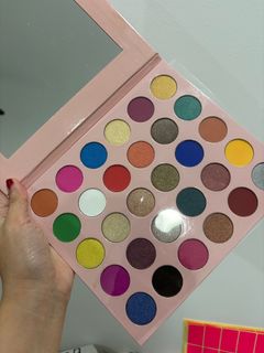(Category: ) located in . Submitted by ennaimakeupshop (Listing ID 1387983037, Image 1). Description: .