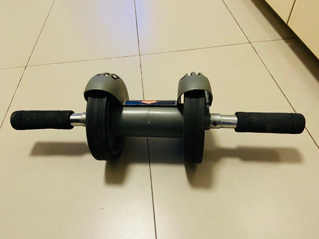 Exercise machine (Category: Cardio & Fitness Machines) located in Singapore. Submitted by audreysky (Listing ID 1387962642, Image 2). Description: Friend gave me, never use.