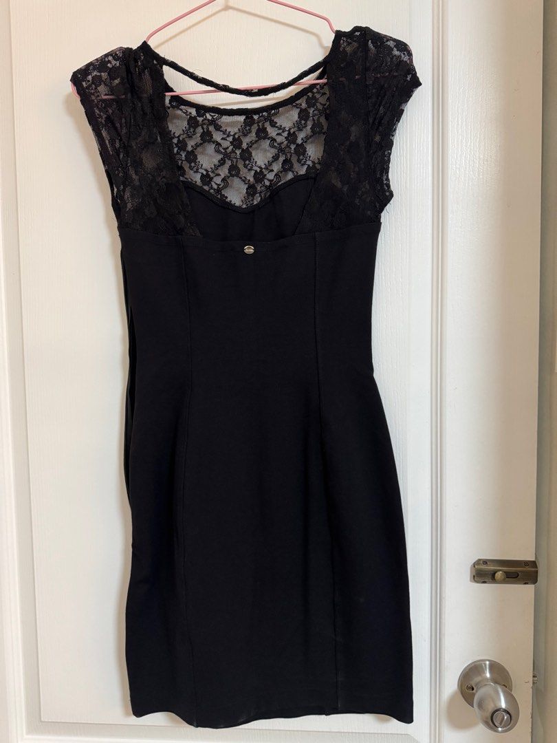 Guess evening dress (Category: Evening dresses & gowns) located in San Fernando. Submitted by ck_21 (Listing ID 1388081413, Image 2). Description: .