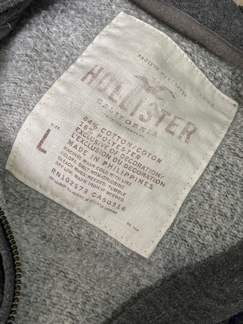 Hollister Jacket (Category: Coats, Jackets and Outerwear) located in Taytay. Submitted by preloved___items (Listing ID 1387972587, Image 3). Description: Size: Large.