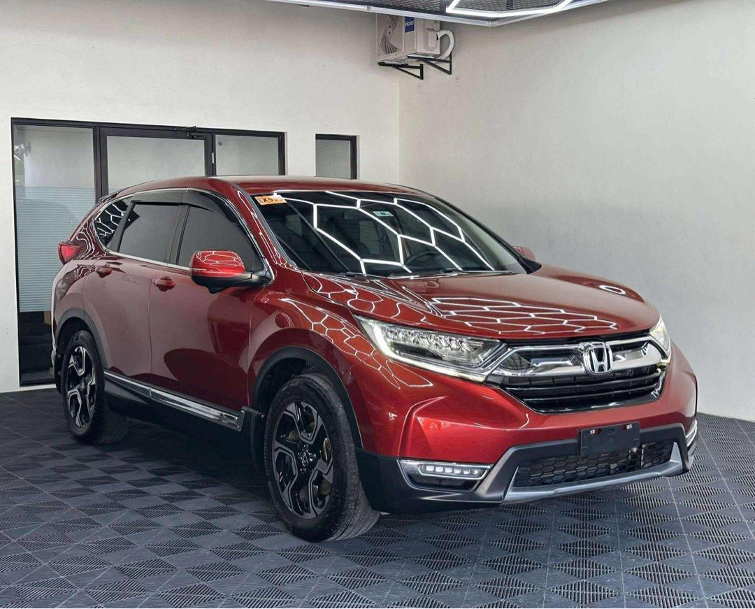 Honda CR-V 1.6 S Auto (Category: Used Cars) located in Manila. Submitted by quality_cars (Listing ID 1387972234, Image 2). Description: 2018 Honda CRV 1.6 S Diesel Push Start For Sale | Trade in | Financing Cash Price ₱ 887,000 HIGH and FAST APPROVAL!! FINANCING Downpayment: ₱158,000 ALL IN ‼️ INCLUSION: - Chattel Mortgage Fee ✅ - Processing fees ✅ - Transfer of ownership fees ✅ 1yr: ₱76,906 monthly 2yrs: ₱43,333 monthly 3yrs: ₱32,222 monthly 4yr
