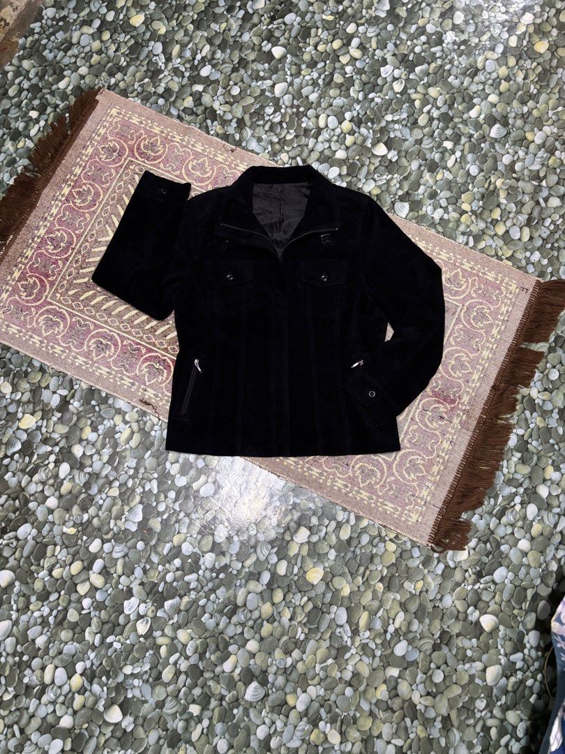 jacket (Category: Coats, Jackets and Outerwear) located in Kuala Kerai. Submitted by akmalina.store (Listing ID 1388073192, Image 3). Description: p19 L23.