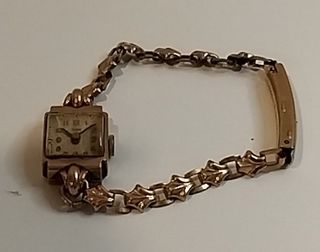 (Category: ) located in . Submitted by singapore_watch_museum (Listing ID 1387981961, Image 1). Description: .