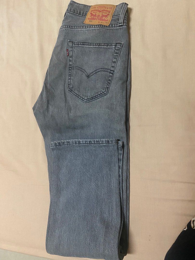 Levi’s 505 (Kategori: Bawahan) berada di Jakarta Selatan. Dikirim oleh patrikur (ID iklan 1388083713, Gambar 2). Deskripsi: Jual celana levis 505 warna abu ori counter ya size 30 pembelian des 2024.cm di pakai berapa kali aja. Kondisi masih sangat bagus beli harga 1.4 .
