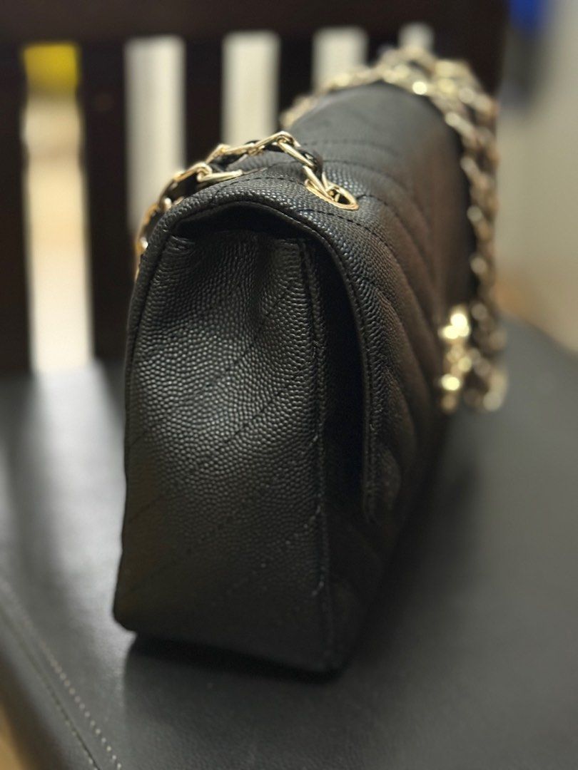 LQ (Category: Sling Bags) located in Naguilian. Submitted by mariveld (Listing ID 1387946588, Image 3). Description: .