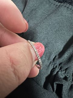 （現貨）六福珠寶專櫃正品lukFook jewelry Au750 white gold Natural Diamond ring 18k白金天然鑽石排戒女裝線條戒指64229339909635110