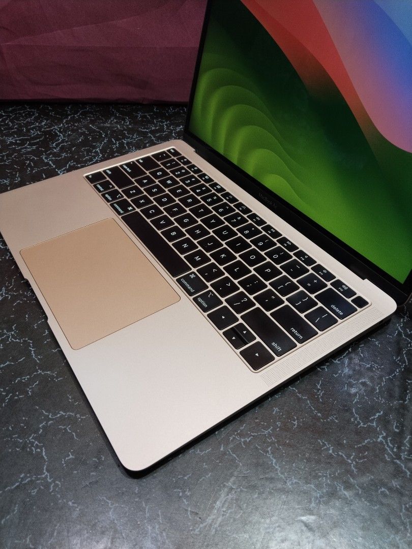 MacBook Air 2018 'Rose Gold' (Category: Laptops & Notebooks) located in Quezon City. Submitted by junaifcama75358 (Listing ID 1388003117, Image 2). Description: MacBook Air 2018. Rose Gold 1.6 GHz Dual-Core Intel Core i5 Intel UHD Graphics 8GB LPDDR3 128 SSD 4 Cycle Count MAKINIS all parts are original All ports Ang keys working Built-in Retina display Inclusion: unit and charger( no box) Negotiable for sure buyer Meet up area around batanggas An