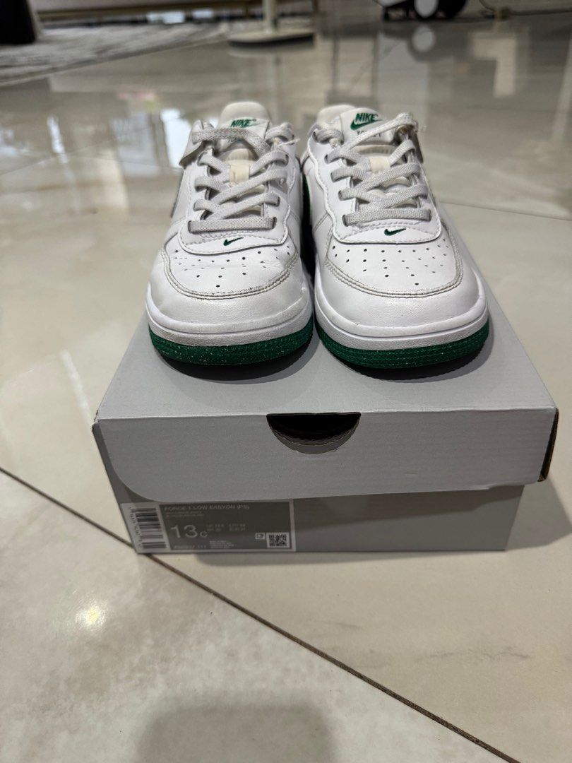 Nike Air Force 1 Easy On Kids (Category: Babies & Kids Fashion) located in Tarlac. Submitted by abromo (Listing ID 1388036316, Image 2). Description: Nike Air Force 1 Easy On Kids White with green Size: 13C MOP: BDO or Gcash Shipping c/o buyer.