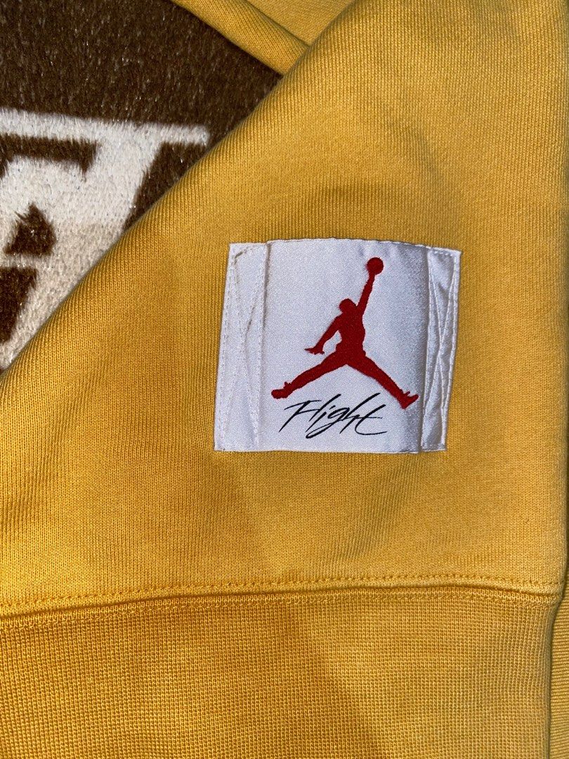 Nike Air Jordan Flight Crewneck (Category: Hoodies) located in Bulacan. Submitted by slowburnph (Listing ID 1388016106, Image 3). Description: AIR JORDAN FLIGHT CREWNECK SIZE-XL LENGTH-29.5 WIDTH-23.5 ISSUE SOBRSNG LIIT NA SCRATCH DIMO IINDAHIN EXCELLENT CONDITION.