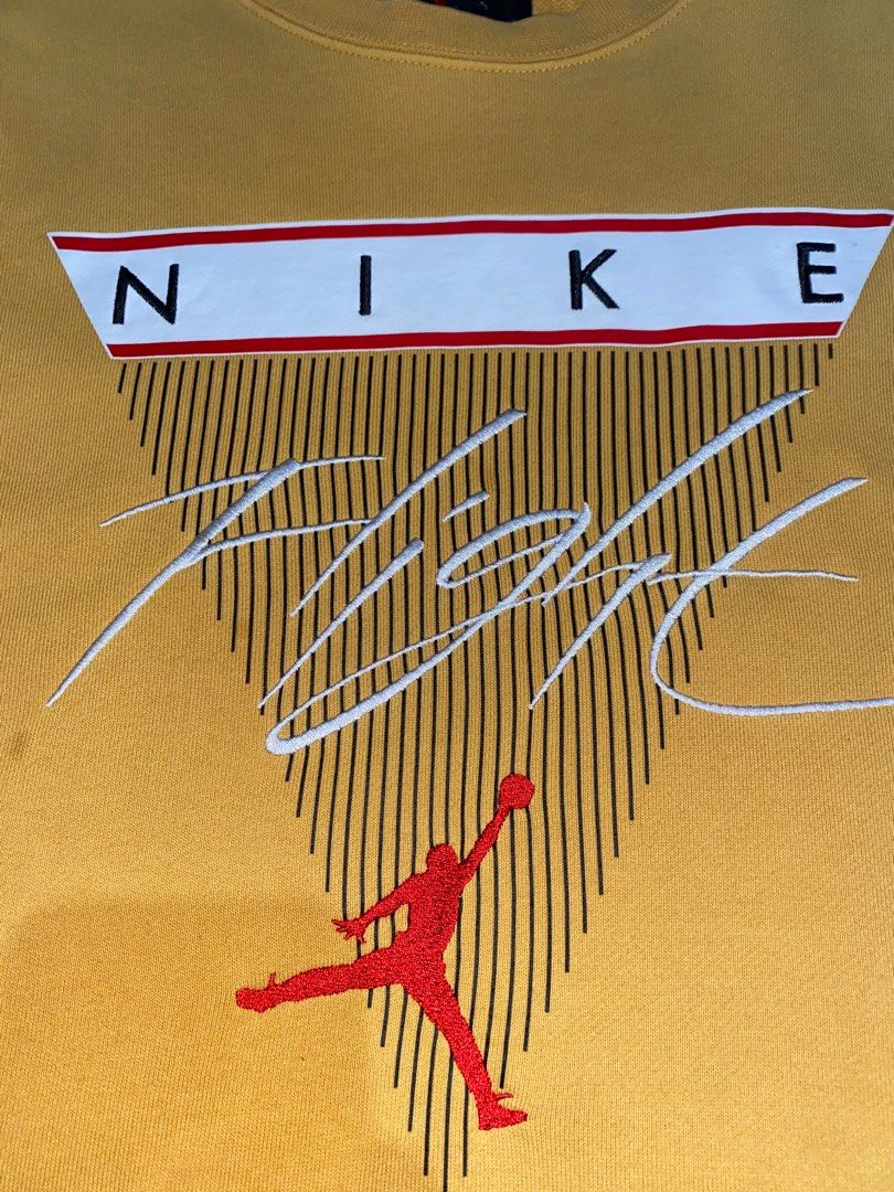 Nike Air Jordan Flight Crewneck (Category: Hoodies) located in Bulacan. Submitted by slowburnph (Listing ID 1388016106, Image 2). Description: AIR JORDAN FLIGHT CREWNECK SIZE-XL LENGTH-29.5 WIDTH-23.5 ISSUE SOBRSNG LIIT NA SCRATCH DIMO IINDAHIN EXCELLENT CONDITION.
