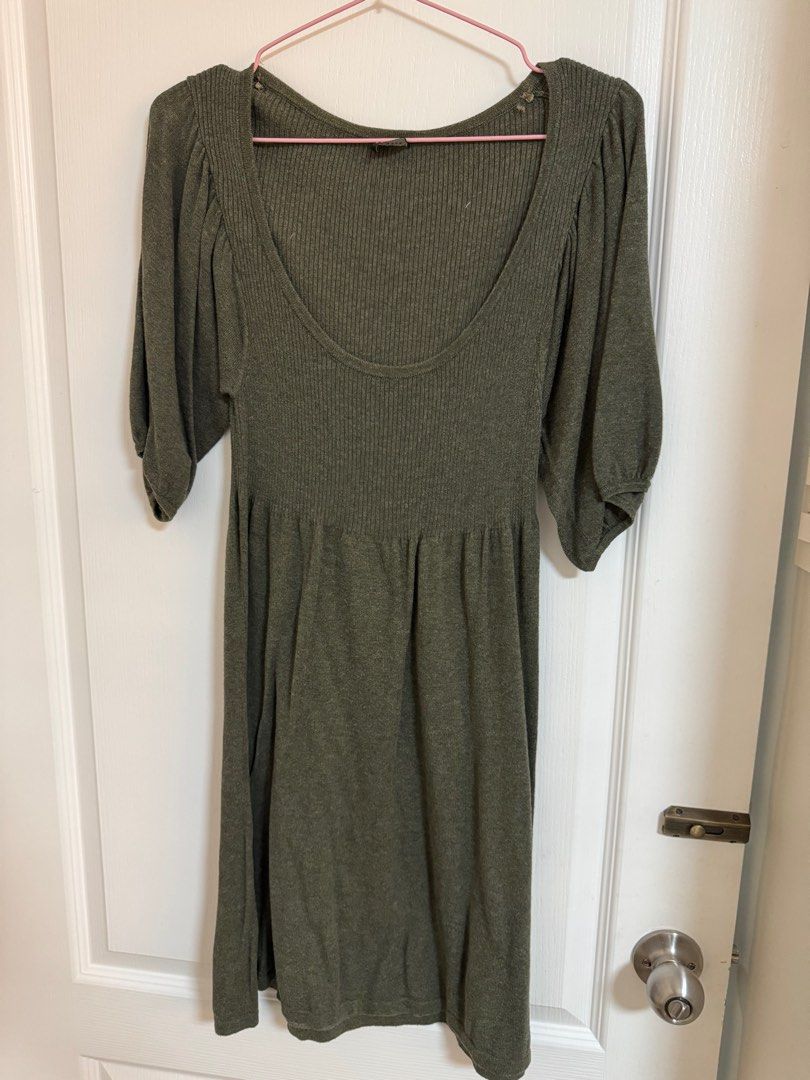 Oasis knitted dress (Category: Dresses) located in San Fernando. Submitted by ck_21 (Listing ID 1388082920, Image 1). Description: .