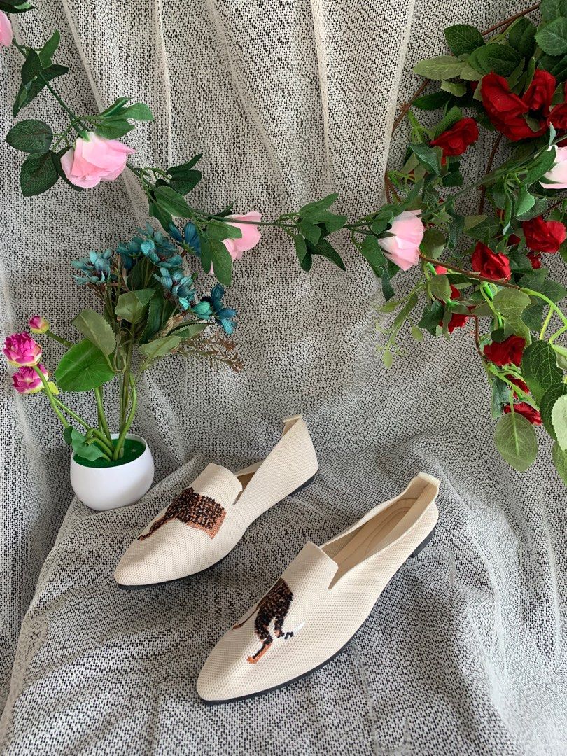 off white flat shoes (Category: Flats & Sandals) located in Quezon City. Submitted by vnc.fashion.shop (Listing ID 1388002683, Image 3). Description: SIZE ON TAG: 41 and 38 IN CM:26 cm and 24.5 cm BEST FIT: HEELS HEIGHT: PRICE:320.