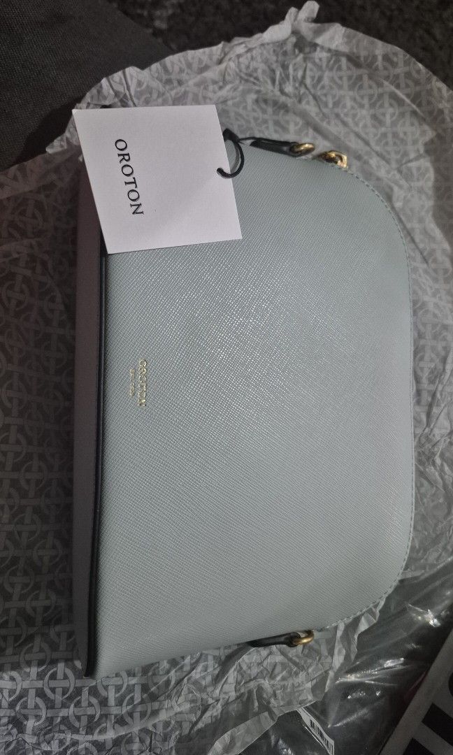 Oroton Inez Slim Cross-body bag (Category: Cross-body Bags) located in Bacoor. Submitted by vsevilod (Listing ID 1387942682, Image 1). Description: Oroton Inez Slim Cross-body bag Duck Egg color.