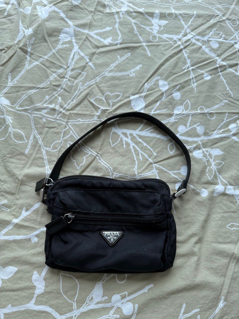 Prada Kelly Bag (Category: Luxury Bags & Wallets) located in Mandaue City. Submitted by melbafelis47966 (Listing ID 1388117319, Image 1). Description: Prada Kelly Bag not coded what you see is what you get.
