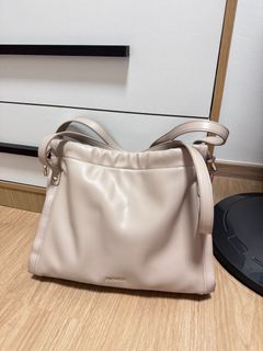 (Category: ) located in . Submitted by jiaki (Listing ID 1388061870, Image 1). Description: .