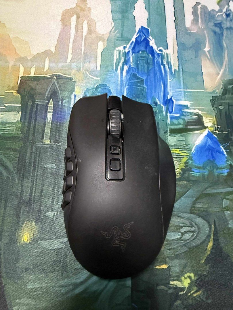 Razer Naga V2 Pro mouse (Category: Mouse & Mousepads) located in Taguig. Submitted by amethyst21082025 (Listing ID 1388015298, Image 2). Description: Barely used. Female owned. Original price is 11,495. Selling because I am not using my desktop anymore, because I use Macbook. .