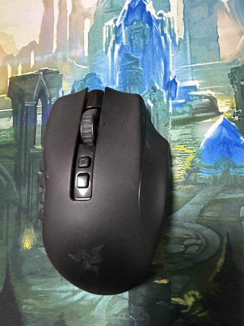 Razer Naga V2 Pro mouse (Category: Mouse & Mousepads) located in Taguig. Submitted by amethyst21082025 (Listing ID 1388015298, Image 3). Description: Barely used. Female owned. Original price is 11,495. Selling because I am not using my desktop anymore, because I use Macbook. .