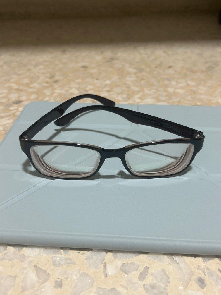 Rectangle spectacles frame (Category: Sunglasses & Eyewear) located in Singapore. Submitted by yuzupz (Listing ID 1388063950, Image 1). Description: Classic and versatile rectangle spectacles frame perfect for everyday use. Its minimalist design is great for both professional and casual looks. Lightweight and durable for comfortable all-day use..