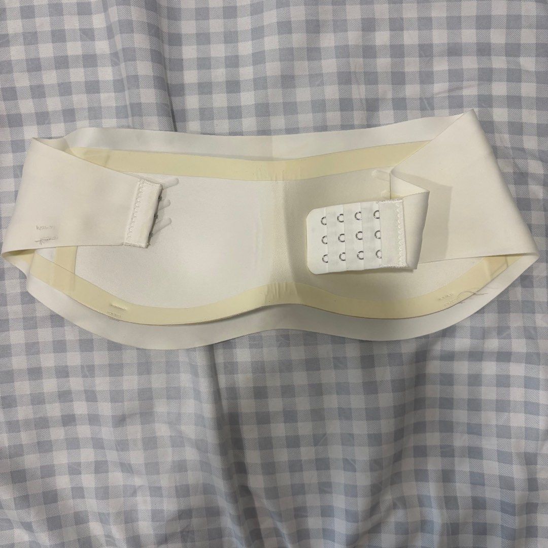 strapless bra (Category: New Undergarments & Loungewear) located in Petaling Jaya. Submitted by boffythrifts (Listing ID 1387968821, Image 2). Description: now situated in KL, do expect a change in shipping fees, now of rm8 for postage BRAND NEW, small cup only, anti-slip IF there are any visible signs of wear/defects, pls refer to the pics as posted (NO EXTRA PICS).