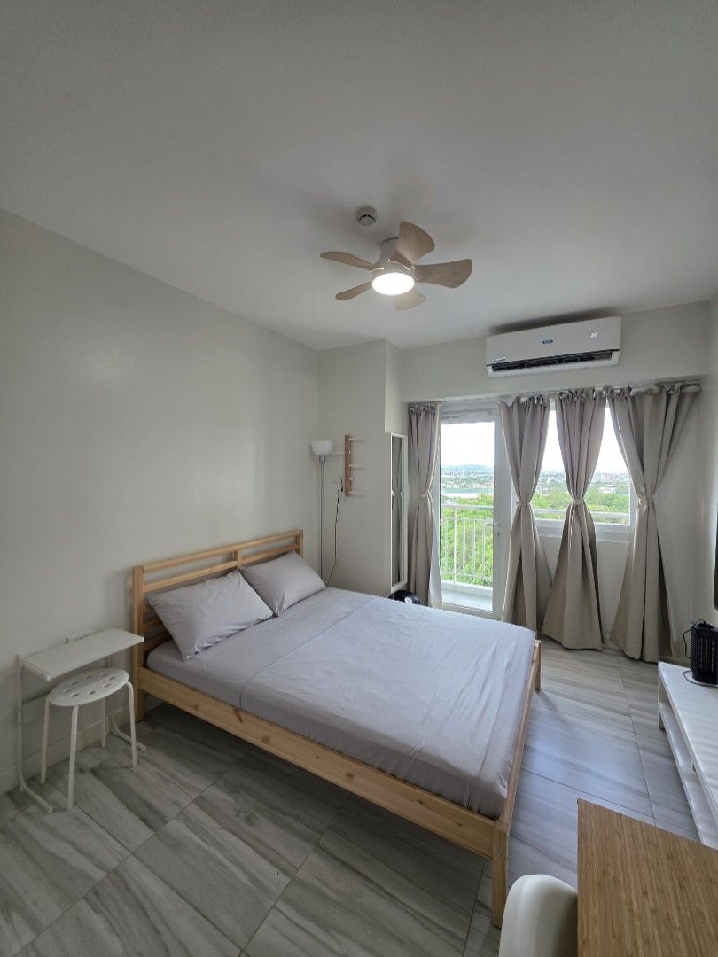 Studio for Rent (Category: Apartments & Condos) located in Taguig. Submitted by youcompleteme (Listing ID 1387996488, Image 1). Description: 🔥 Available For Rent ✨️ Fully Furnished Studio ✨️ Prime Location 📍 Maven at Capitol Commons 📍 Right across Estancia Mall 🌅 Open balcony with a nice view 🏊 Pool & garbage room on the same floor 🚉 Future Subway station to rise nearby ✨️ Newly turned over unit ✨️ Bright and modern space 25 sqm 💰 Php 29,0