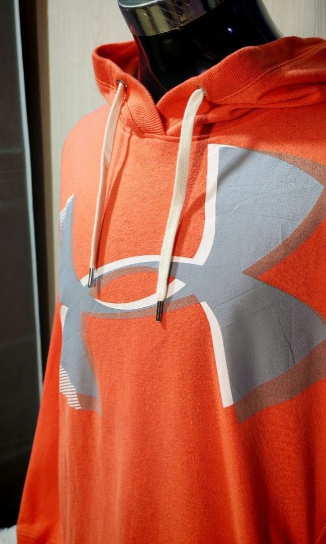 Underarmour Peach Hoodie (Category: Hoodies) located in Cebu City. Submitted by tagph (Listing ID 1387957576, Image 2). Description: Underarmour Size: M Dimes L:26|W:20|SLV:25.5 Condition 8/10 Flaws: None DM for offers.
