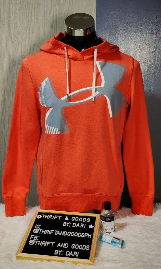 Underarmour Peach Hoodie (Category: Hoodies) located in Cebu City. Submitted by tagph (Listing ID 1387957576, Image 1). Description: Underarmour Size: M Dimes L:26|W:20|SLV:25.5 Condition 8/10 Flaws: None DM for offers.