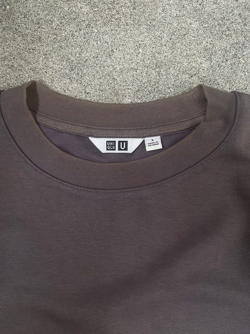Uniqlo Airism Light Gray (Category: Tshirts & Polo Shirts ) located in Quezon City. Submitted by denjayc (Listing ID 1387988841, Image 2). Description: Good Condition Bust: 20 Length: 25 Sleeve Length: 9.5.