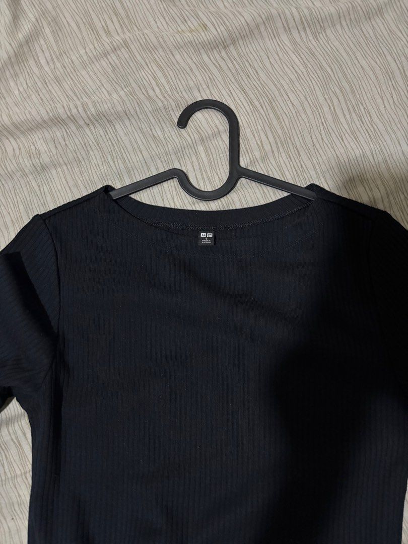 Uniqlo Black boat neck top (Category: Blouses) located in Caloocan City. Submitted by theresedolor (Listing ID 1387937512, Image 2). Description: .