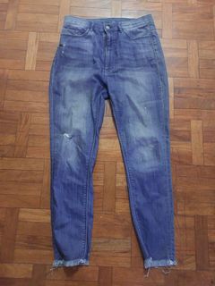 (Category: ) located in . Submitted by coolclassycloset (Listing ID 1387983252, Image 1). Description: .