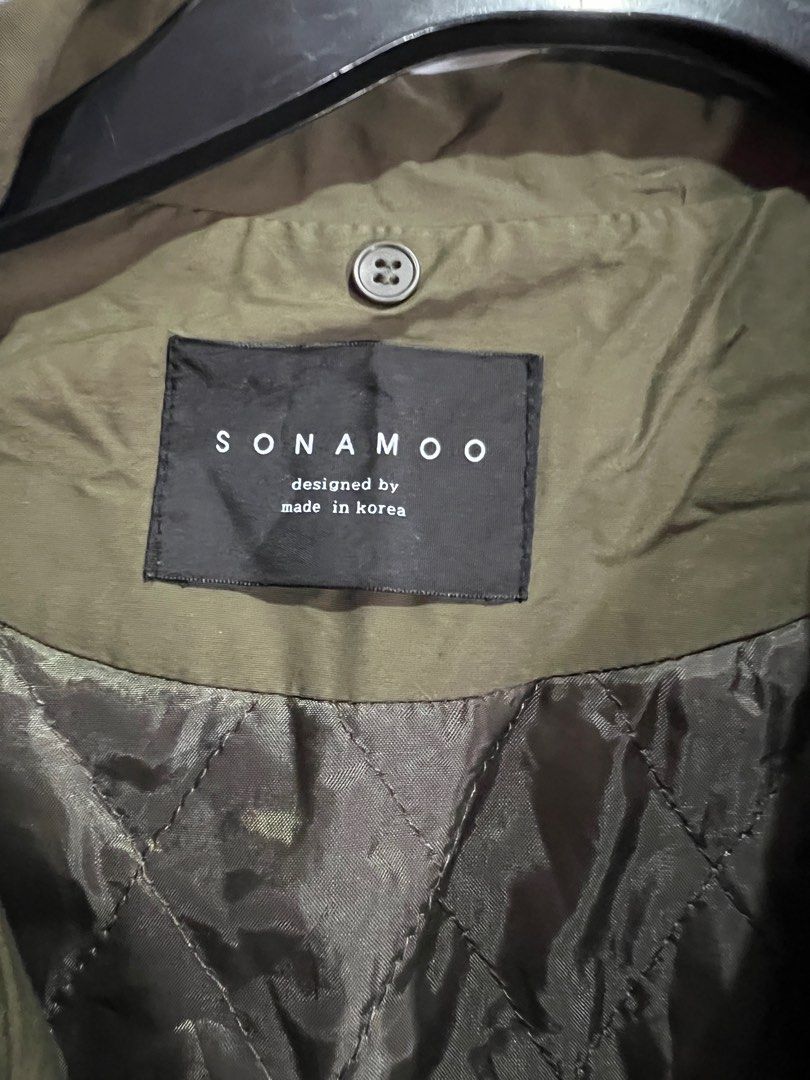Winter Coat (Category: Coats, Jackets and Outerwear) located in Marikina City. Submitted by kam.declutter (Listing ID 1388072111, Image 2). Description: Hi guys! I’m currently decluttering and I’m selling my pre-loved and never worn clothes. Need na mag bawas super dami na 🥵 📎 color may vary due to lighting 📎 two days reservation only 📎 used but not abused 📎 please manage your expectation 📎 no cancellations of orders 📎 no return /exchange 