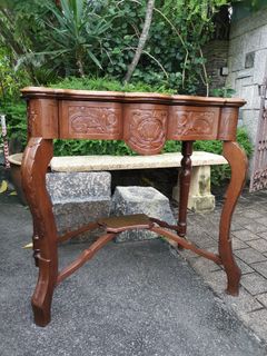 (Category: ) located in . Submitted by SecondHand_Furniture (Listing ID 1388158074, Image 1). Description: .