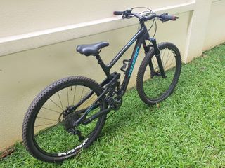 (Category: ) located in . Submitted by jt_bike_components (Listing ID 1388294211, Image 1). Description: .