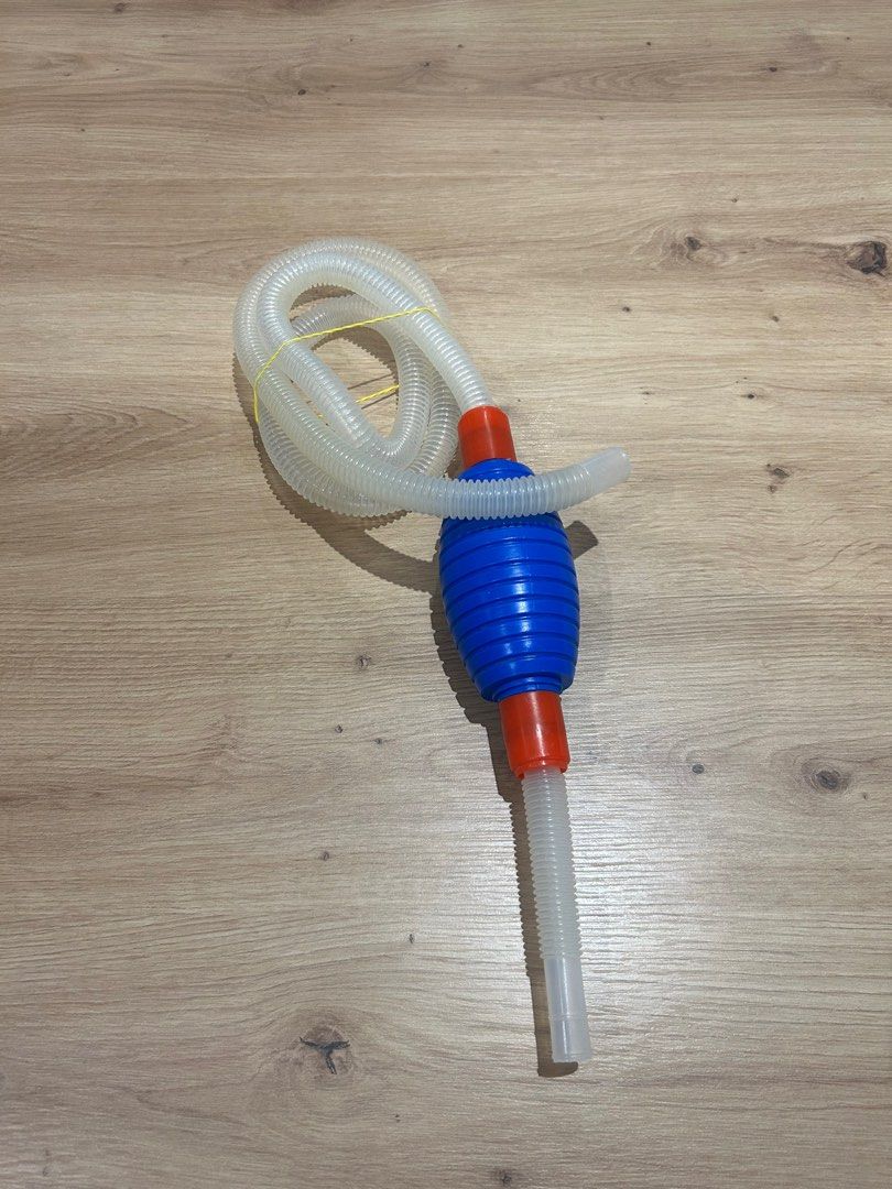 Aquarium siphon hose 20mm diameter with pump (Category: Homes & Other Pet Accessories) located in Makati City. Submitted by samx0000 (Listing ID 1388191523, Image 1). Description: Aquarium hose or siphon for water change with pump.