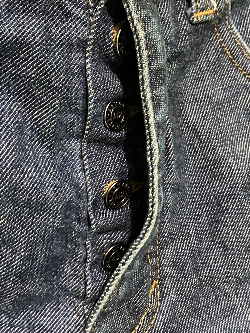 Armani Exchange Buttonfly Jeans (Category: Luxury Apparel) located in Bacolod City. Submitted by PSGTHRIFTIES (Listing ID 1388243402, Image 3). Description: Excellent condition to almost new Need wash only Size 31 on tag Dimensions: W:32 L:42.5 Leg opening:8.5 DM📩📩.