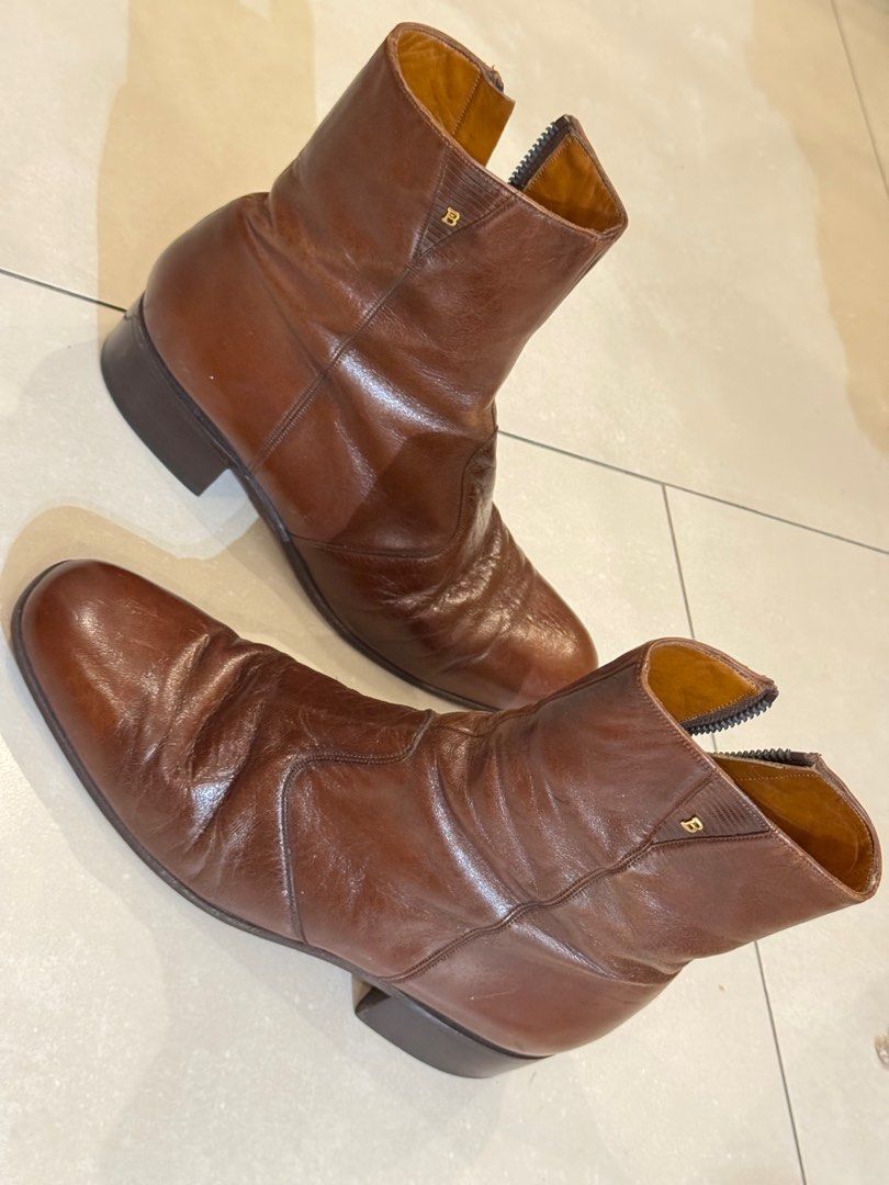 Bally Boots (Category: Boots) located in Makati City. Submitted by arjayv (Listing ID 1388235064, Image 2). Description: Genuine Leather Bally Boots. Unisex. 7.5 us. No issue.