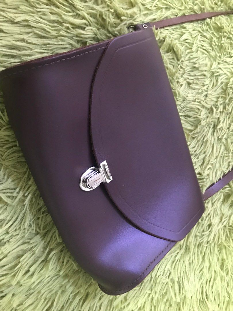 cambridge satchel (Category: Luxury Bags & Wallets) located in Mexico. Submitted by needtoletgo87 (Listing ID 1388231180, Image 2). Description: .