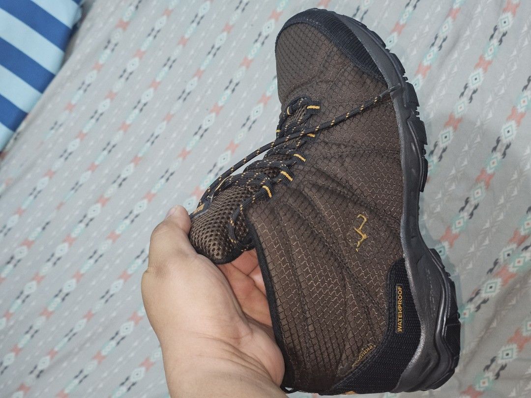 Columbia Hiking Boots (Category: Hiking & Camping) located in Binan City. Submitted by nel.geronimo (Listing ID 1388198710, Image 3). Description: Columbia Hiking Shoes once lang nagamit Size 9 Mens Binan, Laguna location Shipping option: J&T, LBC, Forms of payment: GCash, PSBank, BDO.