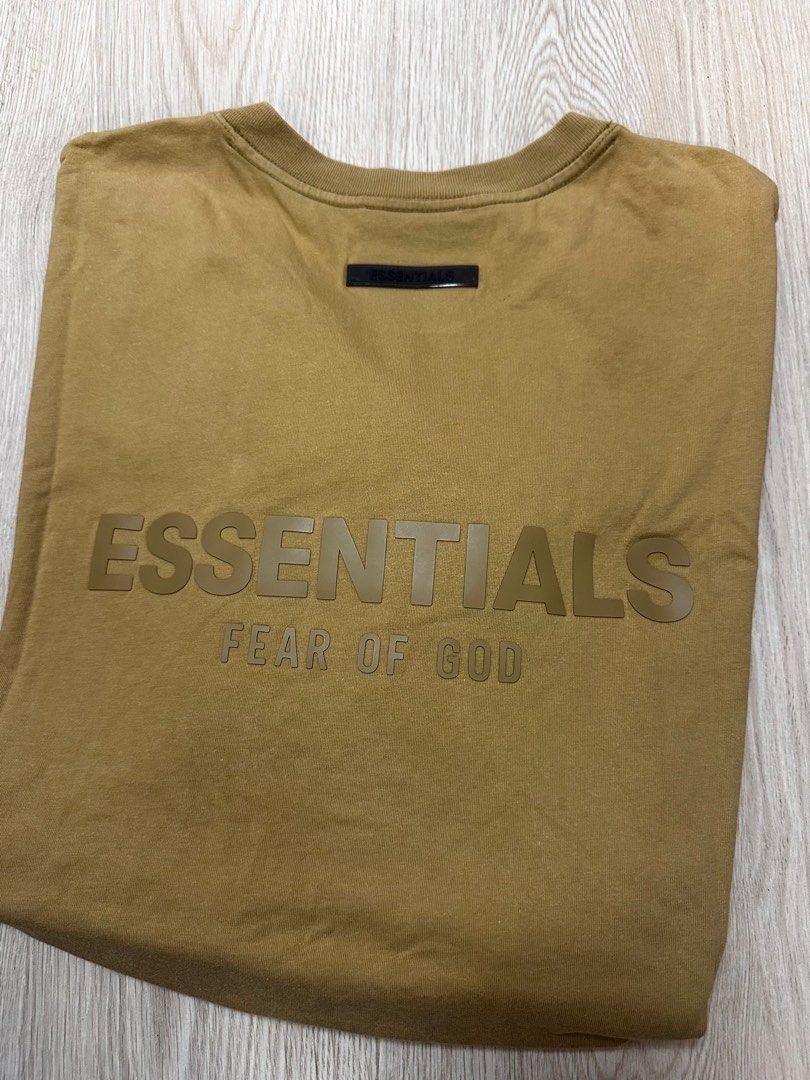 Essentials tee （分類：服裝）位於 Hong Kong。 由 ccccpx 提交（商品編號 1388269996，圖片 1）。簡介： Fear of god。