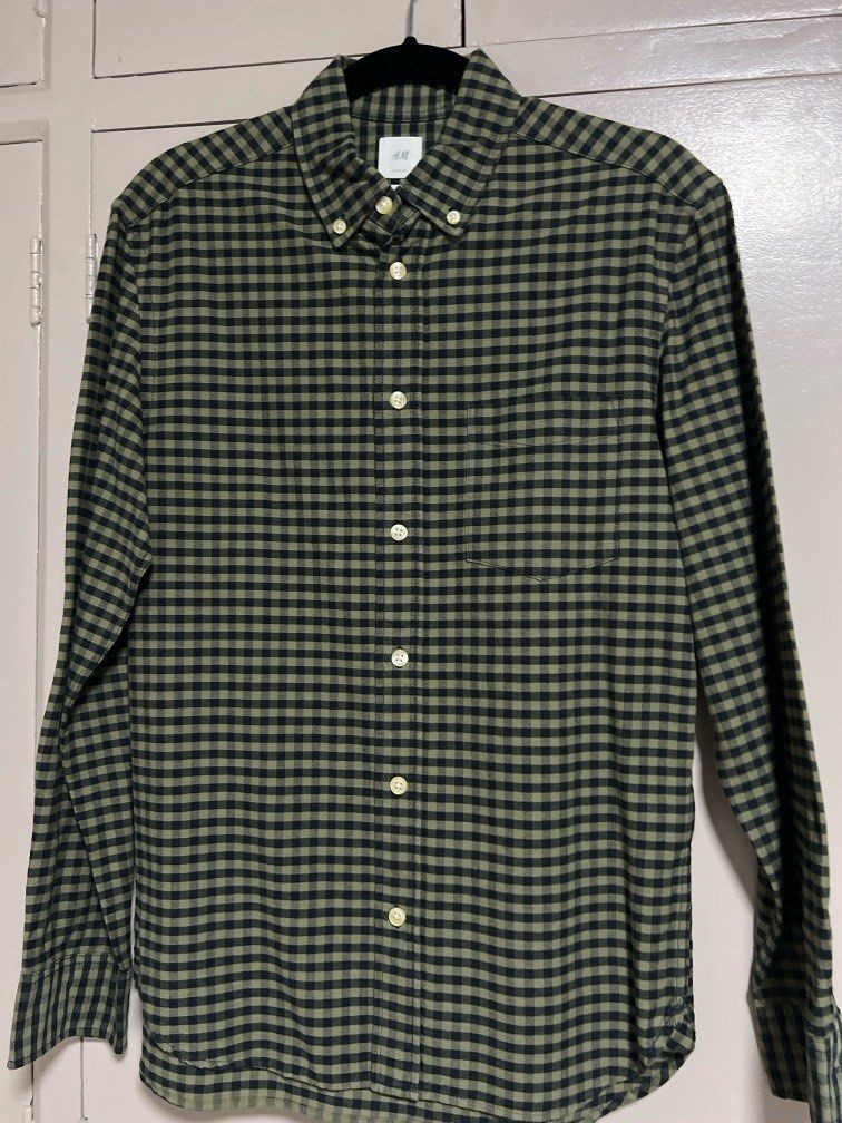 H&M Green Checckered Longsleeves (Category: Tshirts & Polo Shirts ) located in Navotas City. Submitted by rmzrt (Listing ID 1388182634, Image 1). Description: Condition is 9.5/10 only used once. .