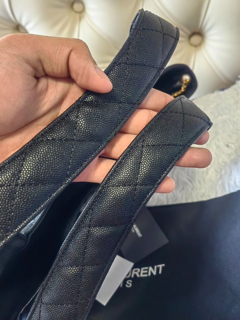 Japan Surplus Icare Tote (Category: Luxury Bags & Wallets) located in Cebu City. Submitted by elcoleccion21 (Listing ID 1388141822, Image 2). Description: Japan Surplus Quality Assurance GUARANTEED ❗❗ Coded .