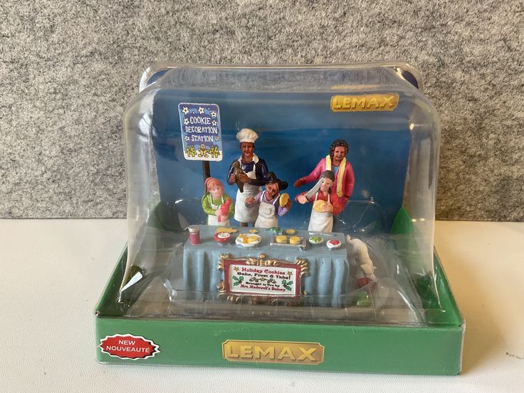 Lemax Cookie Decorating Station Christmas Village (Category: Bakeware) located in Santiago. Submitted by kitalpanga (Listing ID 1388127097, Image 1). Description: Brandnew Imported from US.