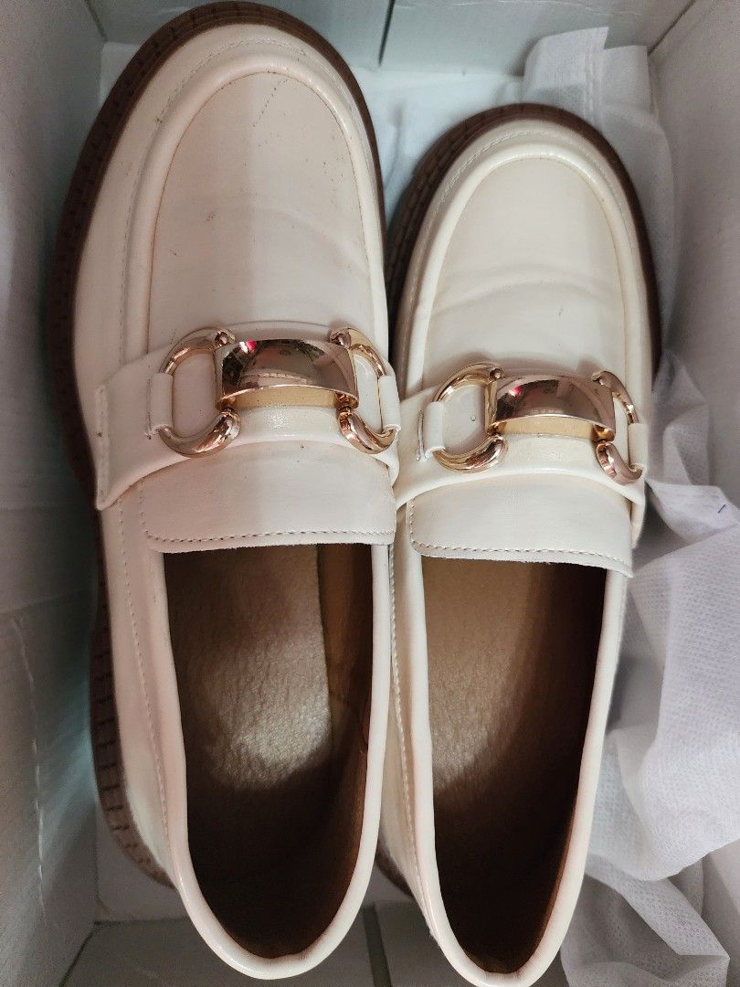 Loafers (White) (Category: Loafers) located in Caloocan City. Submitted by manuzca (Listing ID 1388124732, Image 2). Description: used once during prenup RFS: decluttering Size: Women's US 6 From Shein Original Price: 1,105php Location: South Caloocan.