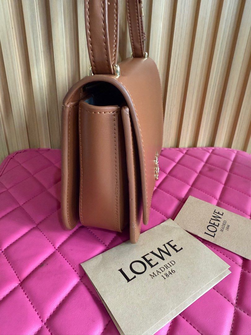 Loewe (Category: Luxury Bags & Wallets) located in Lipa City. Submitted by thyra06 (Listing ID 1388164318, Image 3). Description: Loewe twoway sling /Shoulder bag size small marami compartment w:Card.