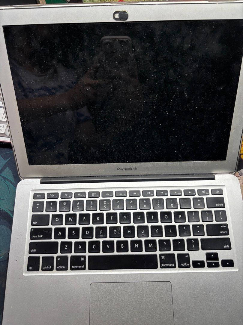 Macbook Air 13 inch early 2015 (Category: Laptops & Notebooks) located in Quezon City. Submitted by hscherryy (Listing ID 1388260014, Image 2). Description: - heavily used, still turns on but last used properly years ago, not sure on how it functions anymore (including actual battery life) - comes with original charger only -needs cleaning -121 gb -buy at your own risk, haven’t personally used in years -price is negotiable just need to dispose th