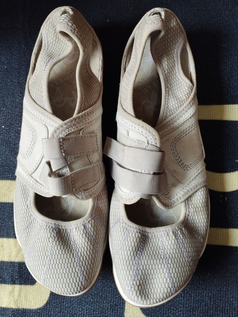 Merrel Sandals (Category: Sandals) located in Baguio. Submitted by katgon2016 (Listing ID 1388255600, Image 3). Description: original Merrel excellent condition lightweight, comfortable for walking size UK 7.