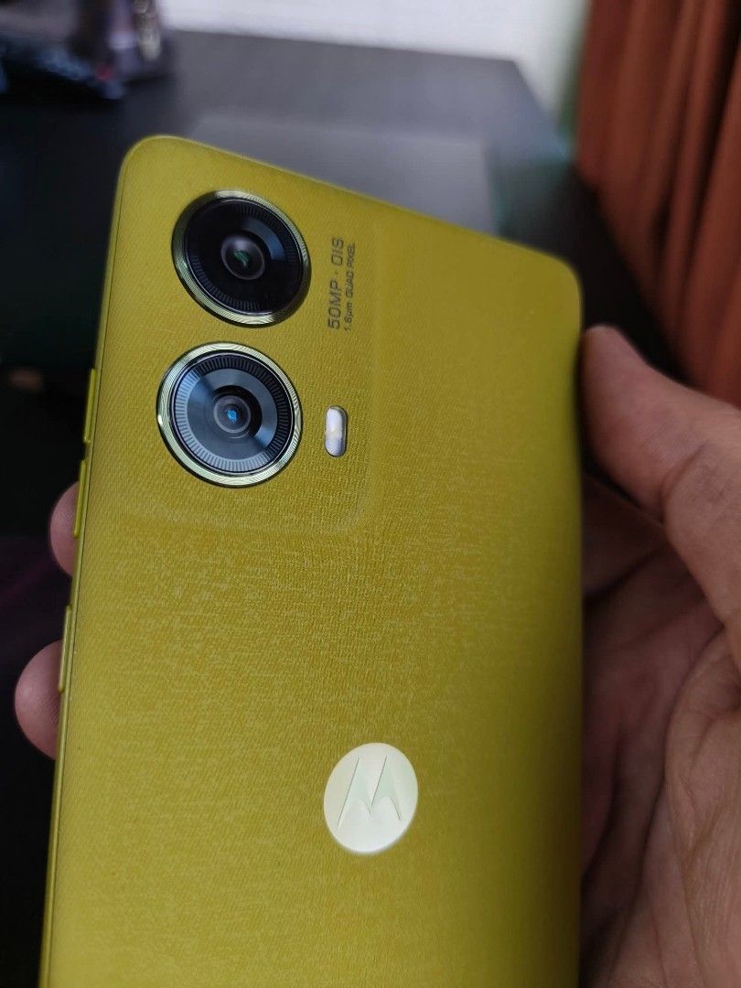 Moto S50 Neo 5g (CN rom+ Playstore) Snapdragon 6s Gen3 8gb ram 256gb internal 6.7inch Amoled dual Dolby Atmos speakers slim phone Super Linaw Camera Sony LYT-600 (IMX) 12.5k complete. (Category: Samsung) located in Quezon City. Submitted by gadgetsun (Listing ID 1388151728, Image 2). Description: .
